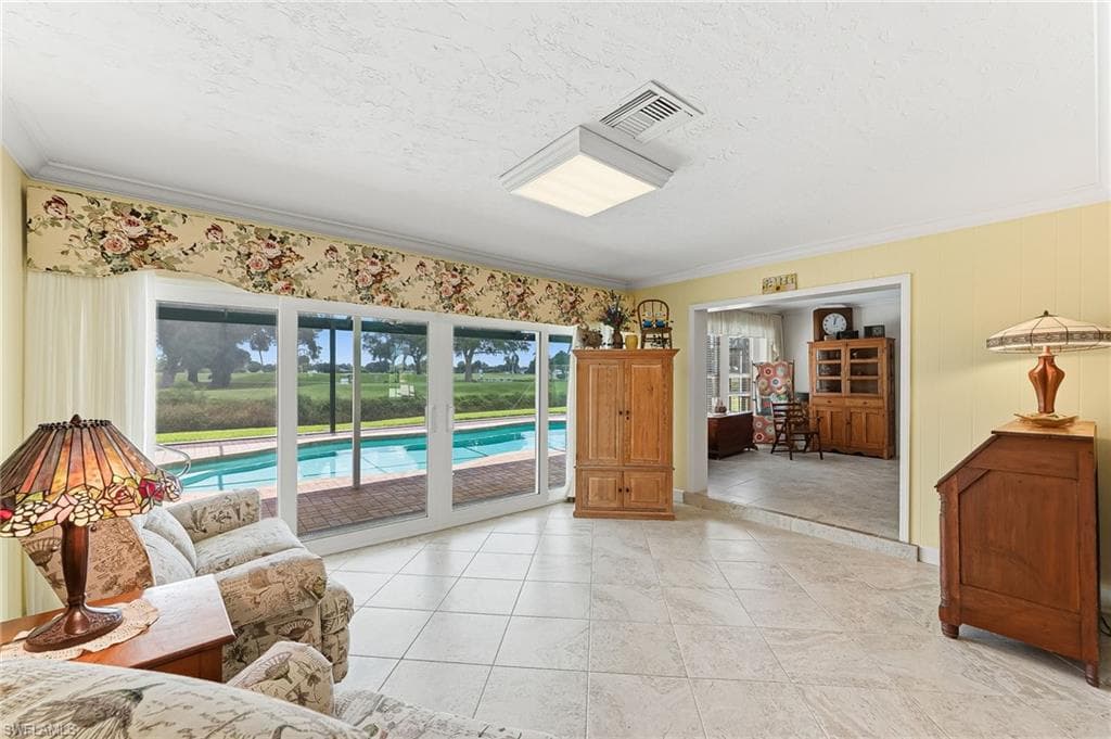 1441 Whiskey Creek DR-16