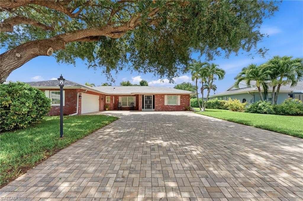 1441 Whiskey Creek DR-36