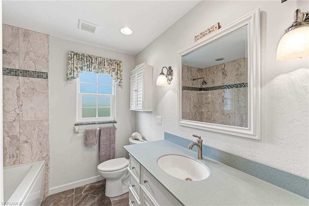 1441 Whiskey Creek DR-27