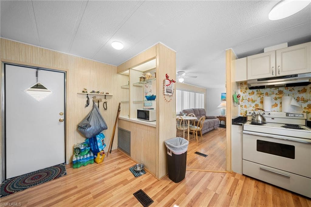 455 Cape Florida WAY-5