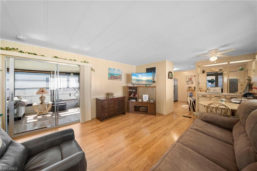 455 Cape Florida WAY-9