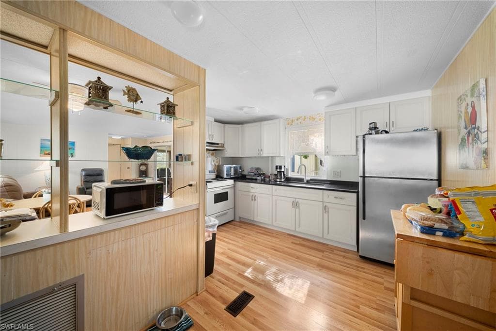 455 Cape Florida WAY-4