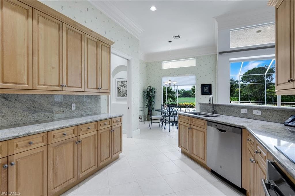 179 AUDUBON BLVD-12