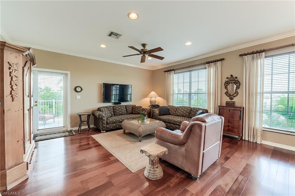 12205 Siesta DR-36
