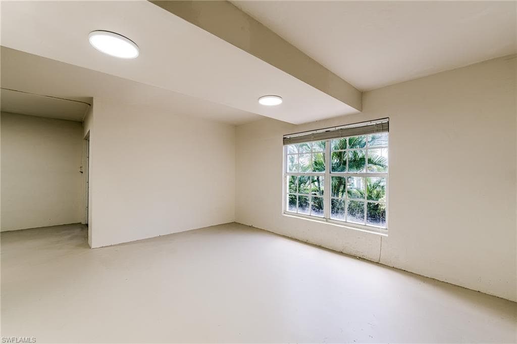 12205 Siesta DR-18