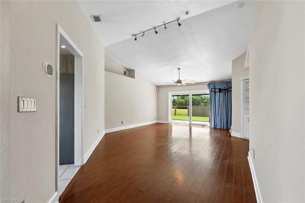 3628 Kent DR-6