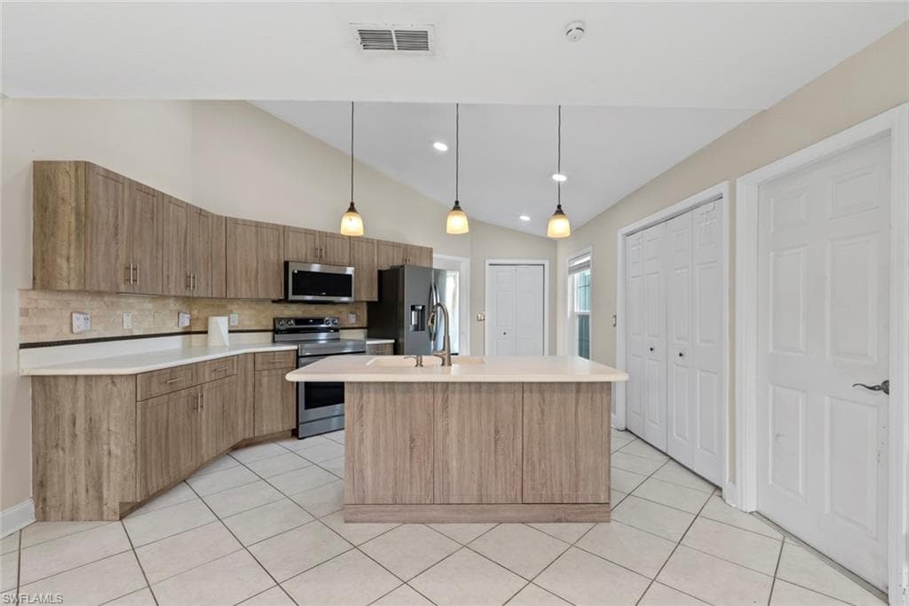 3628 Kent DR-20