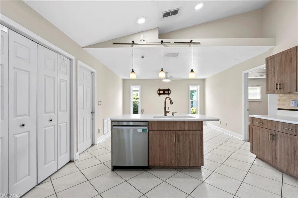 3628 Kent DR-18