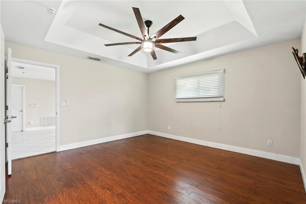 3628 Kent DR-29