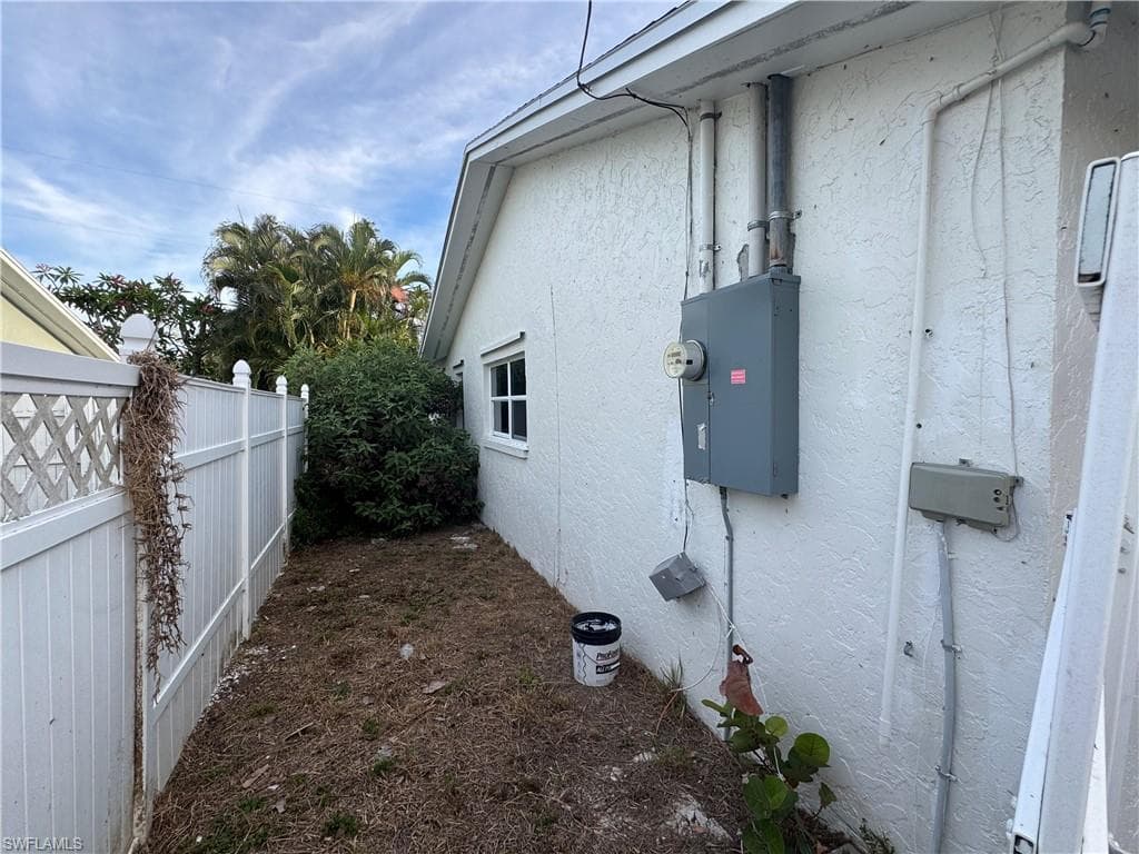 1683 Atlanta Plaza DR-23