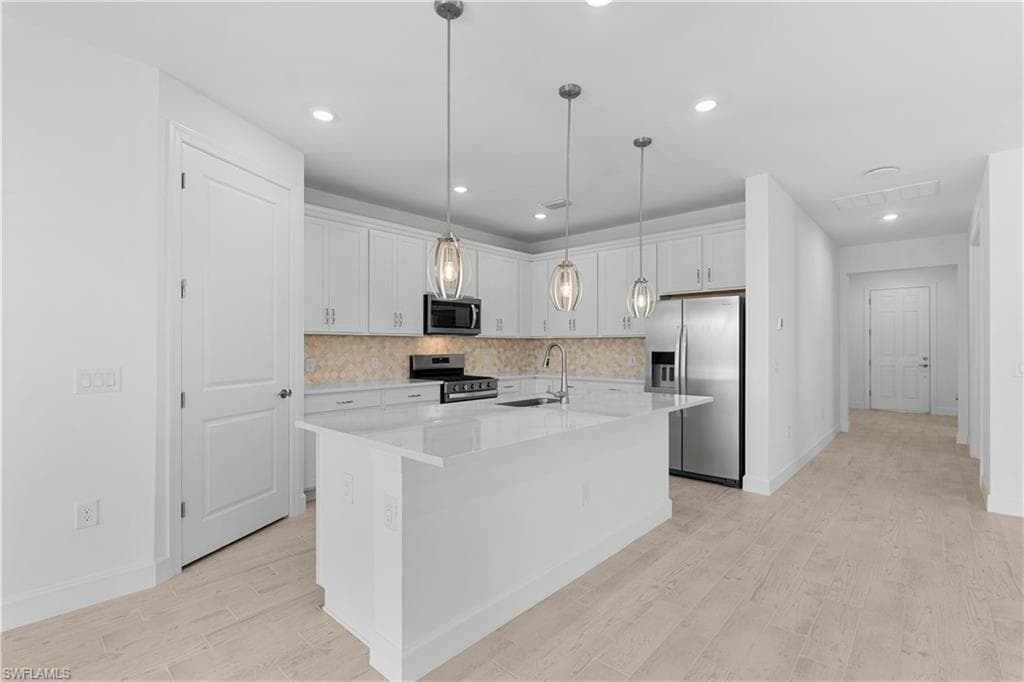 2104 Freemont WAY-3