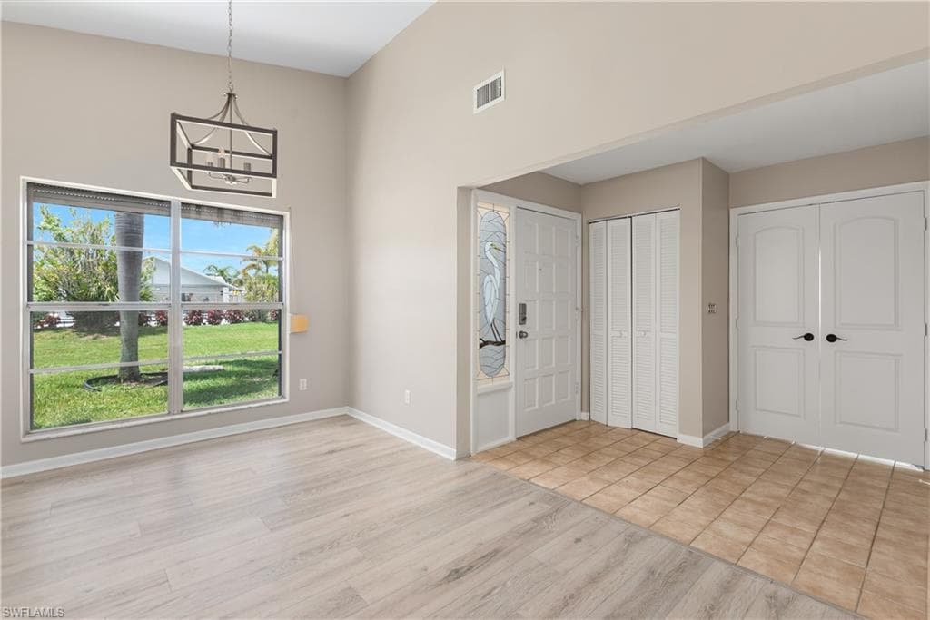 9749 Maplecrest CIR-6
