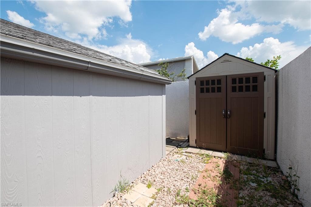 9749 Maplecrest CIR-22