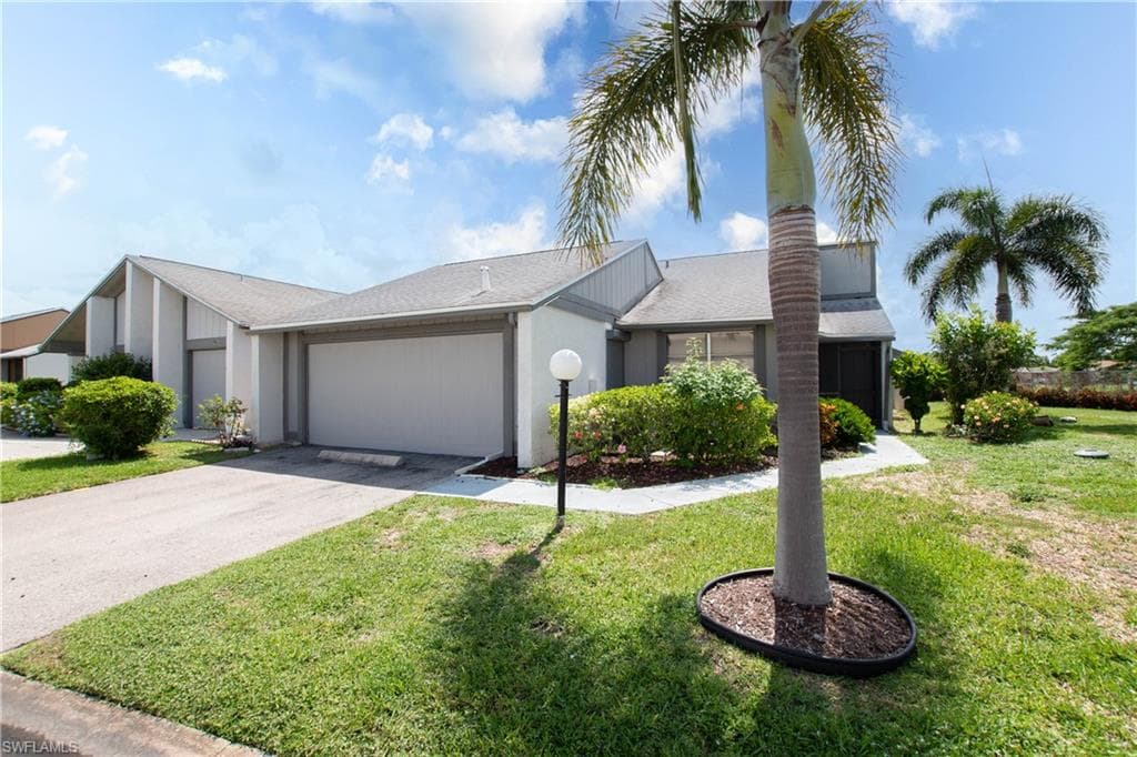 9749 Maplecrest CIR-1