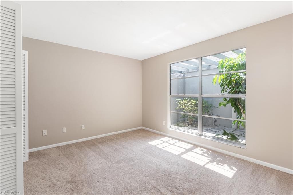 9749 Maplecrest CIR-10