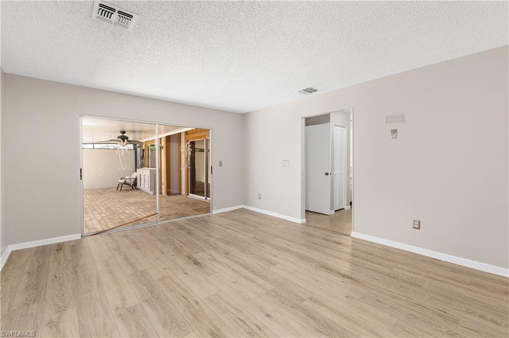 9749 Maplecrest CIR-14