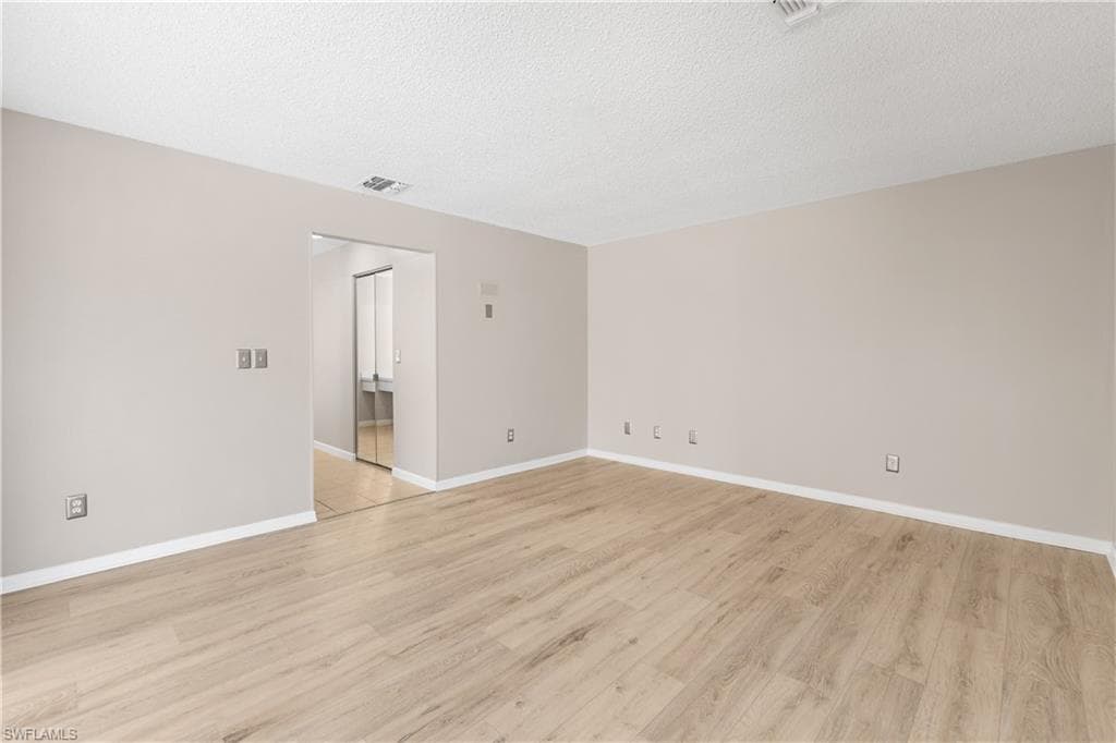 9749 Maplecrest CIR-15