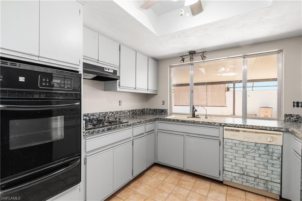 9749 Maplecrest CIR-8