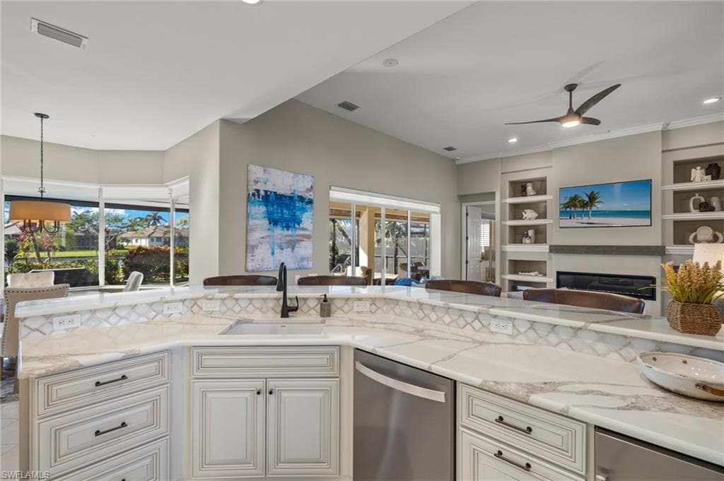 16322 Edgemont DR-11