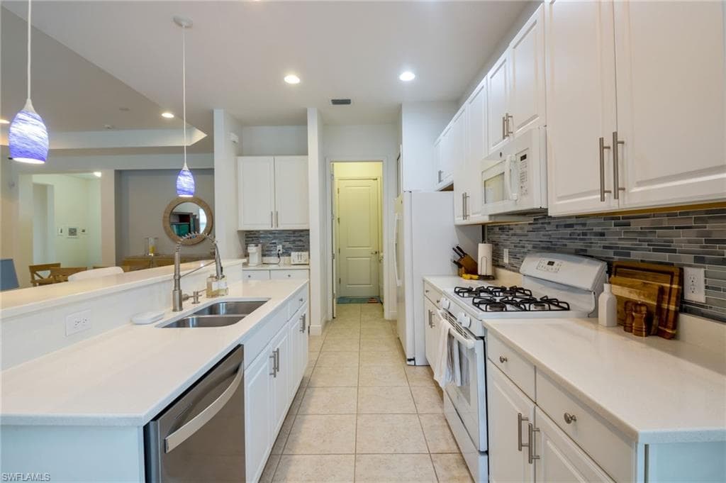 21279 Estero Vista CT-10