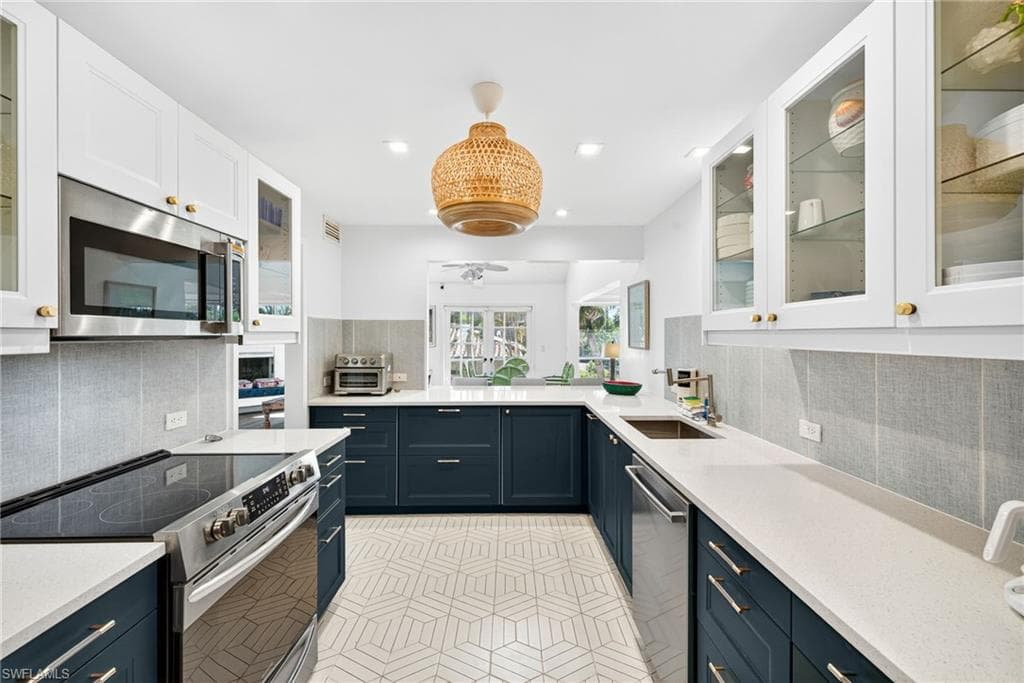 280 Southwinds DR-12