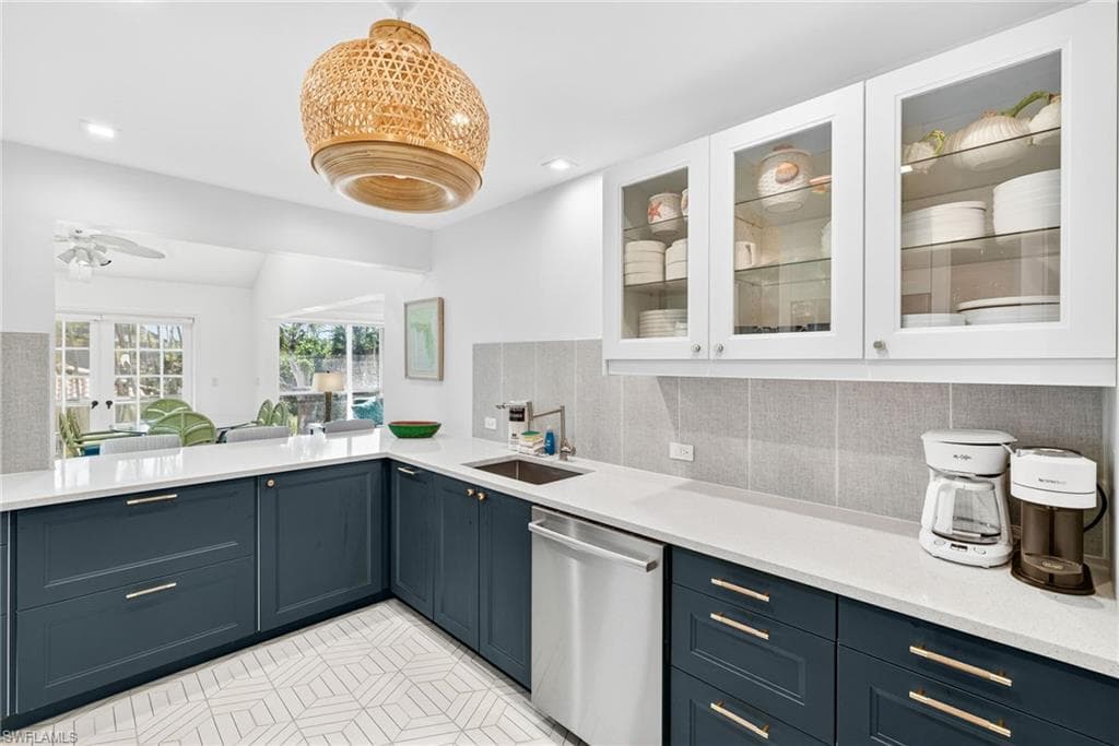 280 Southwinds DR-14