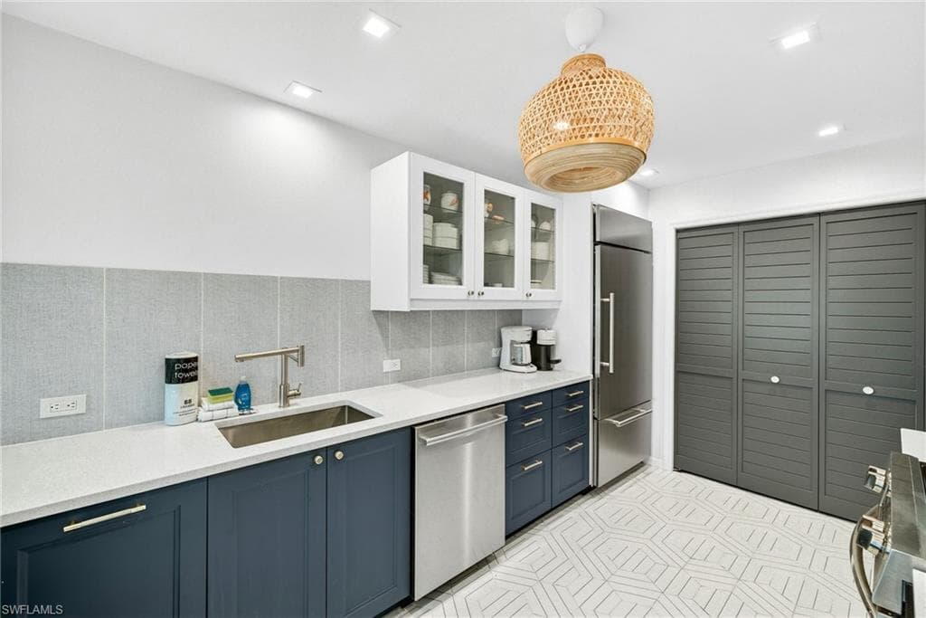 280 Southwinds DR-15