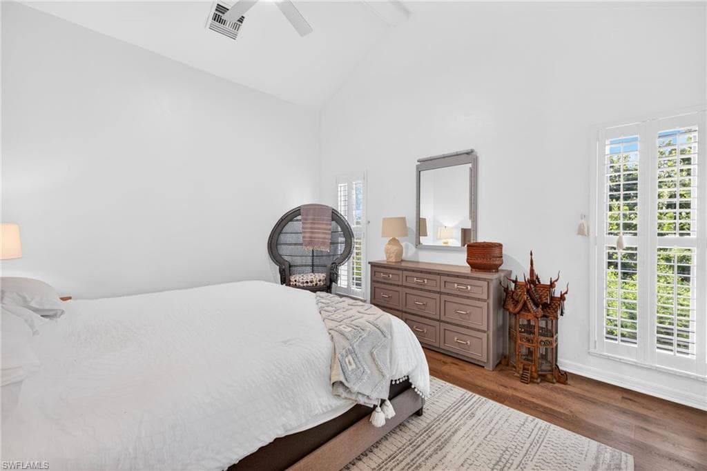 280 Southwinds DR-19