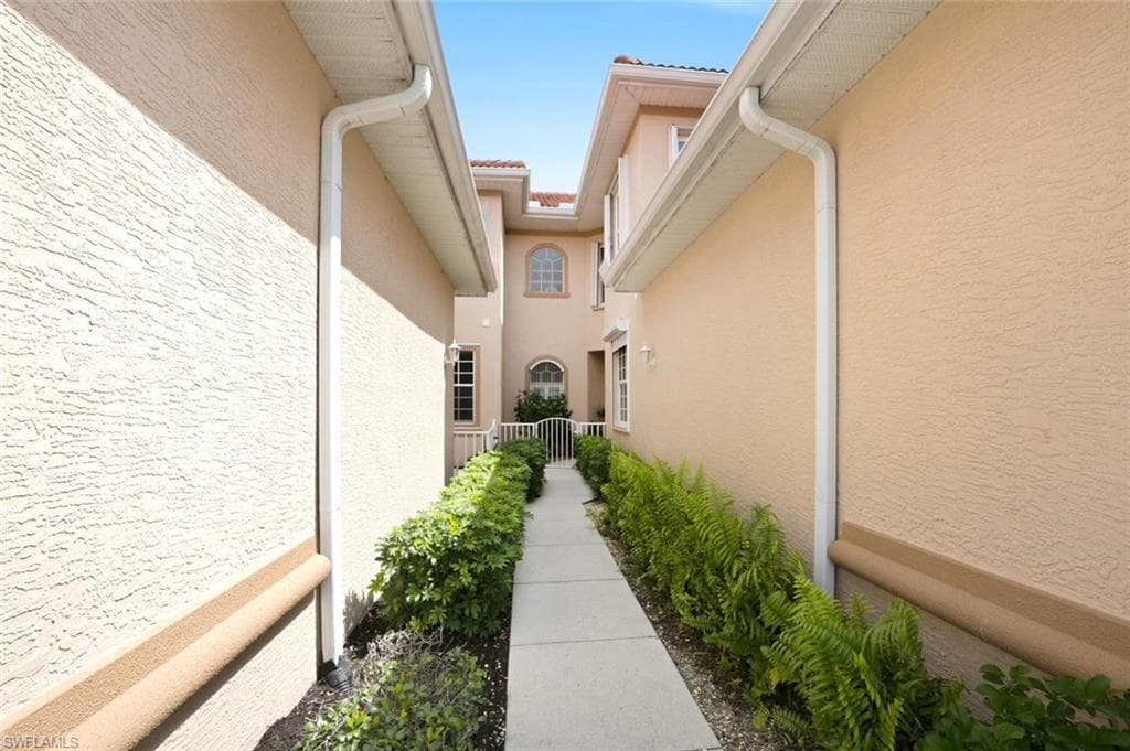 5120 Hyde Park CT 103-2
