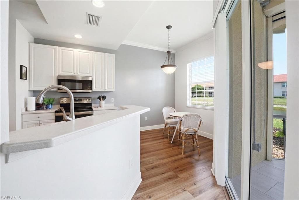 5120 Hyde Park CT 103-10