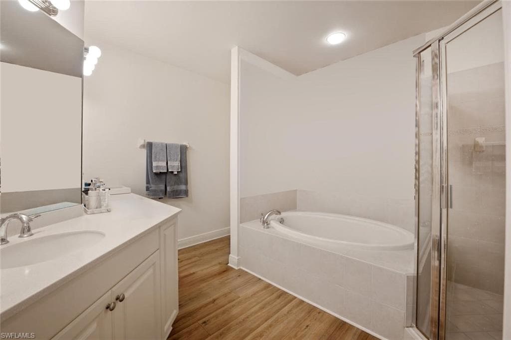 5120 Hyde Park CT 103-19