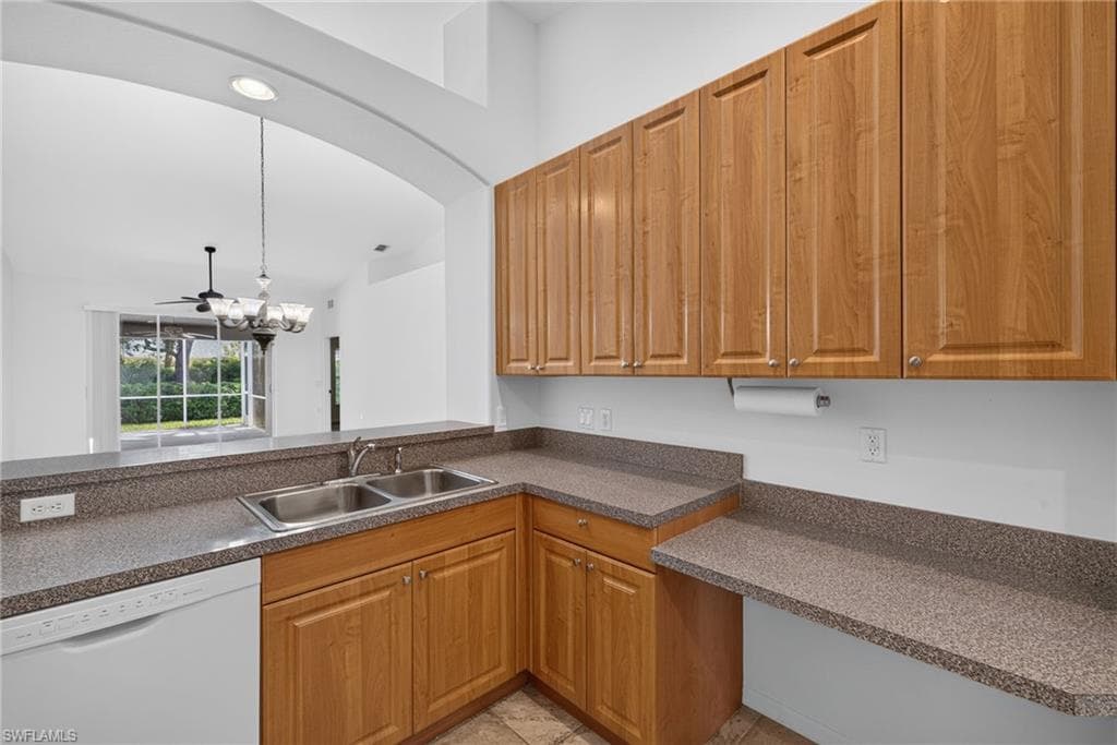 6156 Mandalay CIR 12-11