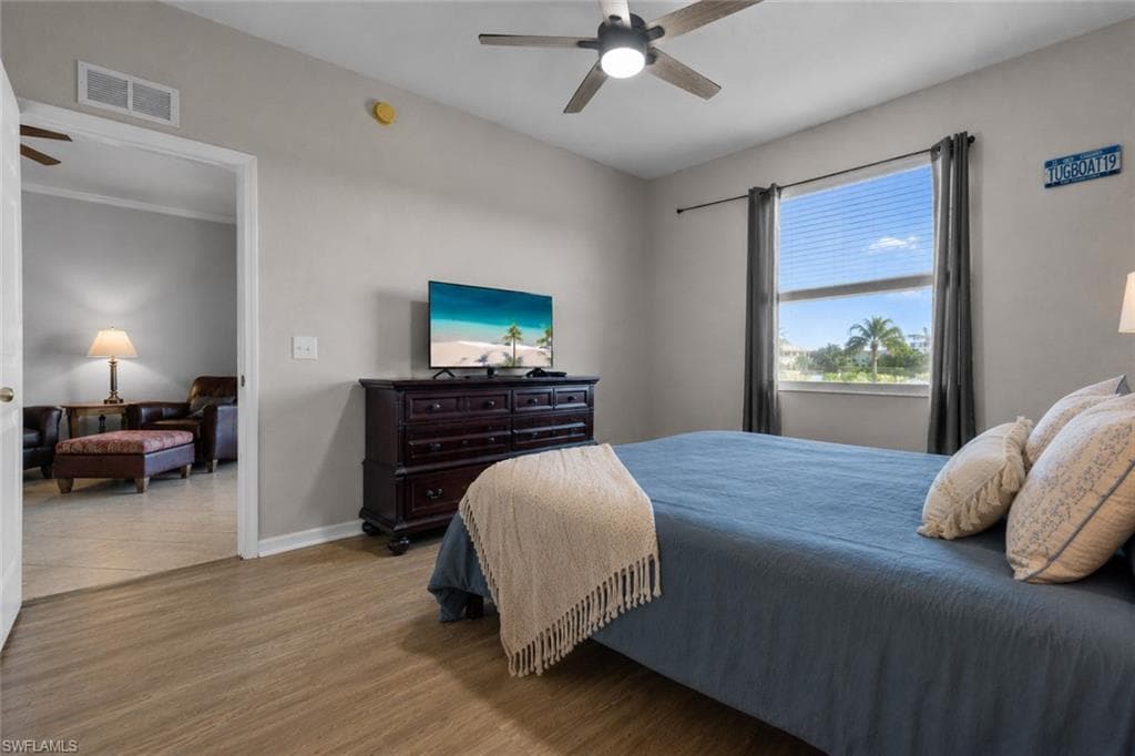 8470 Kingbird LOOP 1025-13