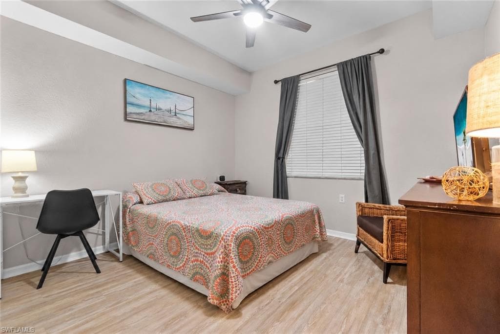 8470 Kingbird LOOP 1025-18