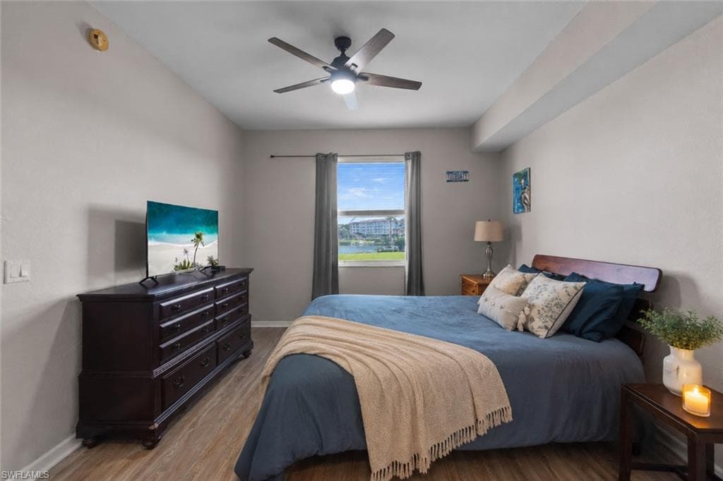8470 Kingbird LOOP 1025-15