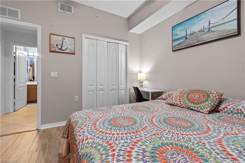 8470 Kingbird LOOP 1025-19