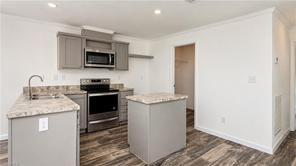 21190 Cypress Park CIR-7