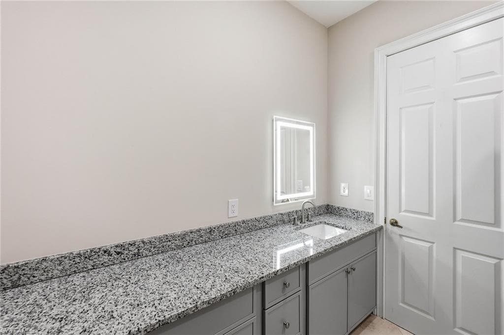 25820 Creekbend DR-26