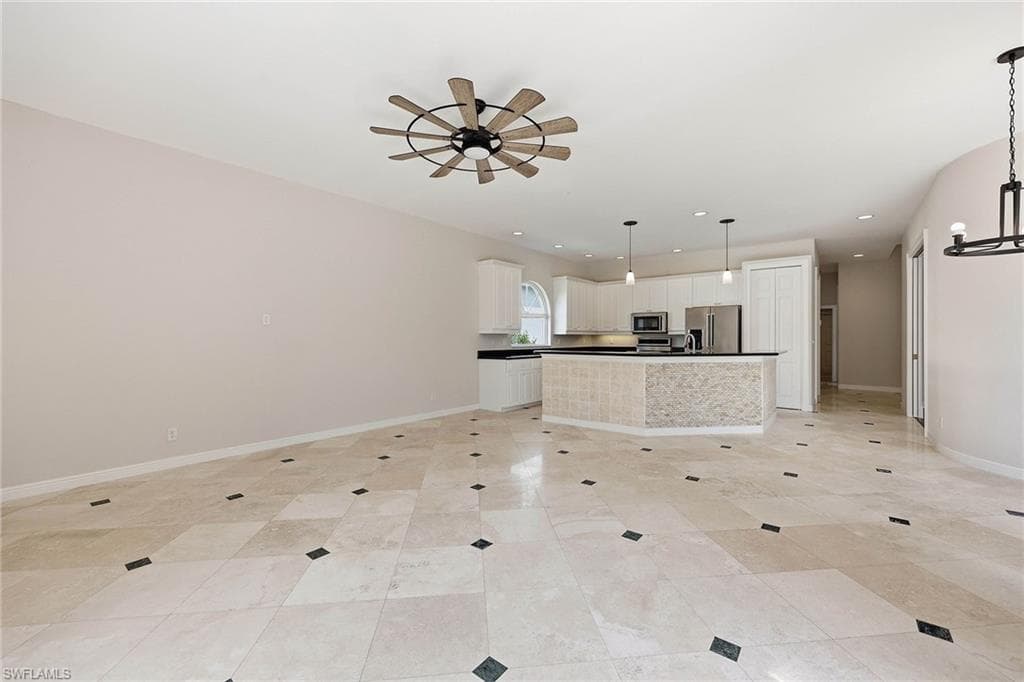 25820 Creekbend DR-10