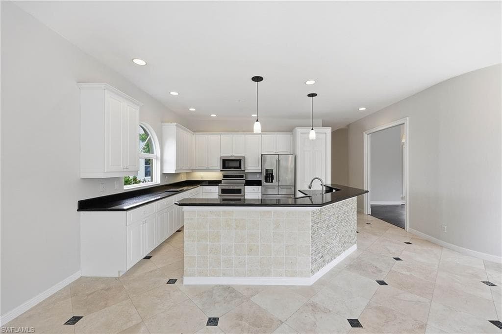 25820 Creekbend DR-11