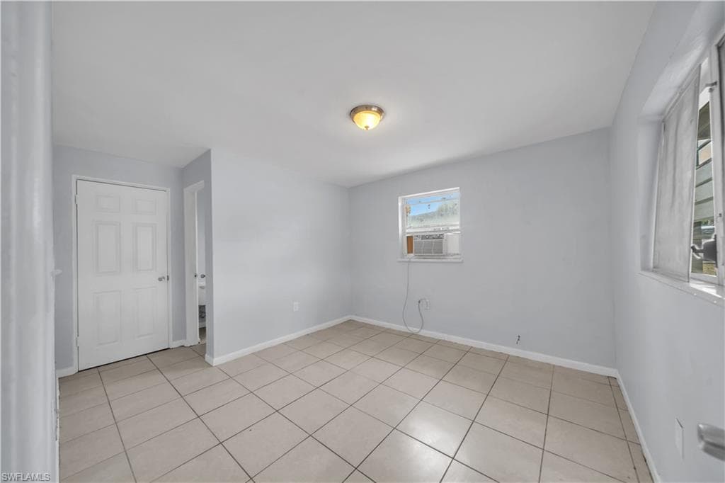 1527 Gardenia AVE-20