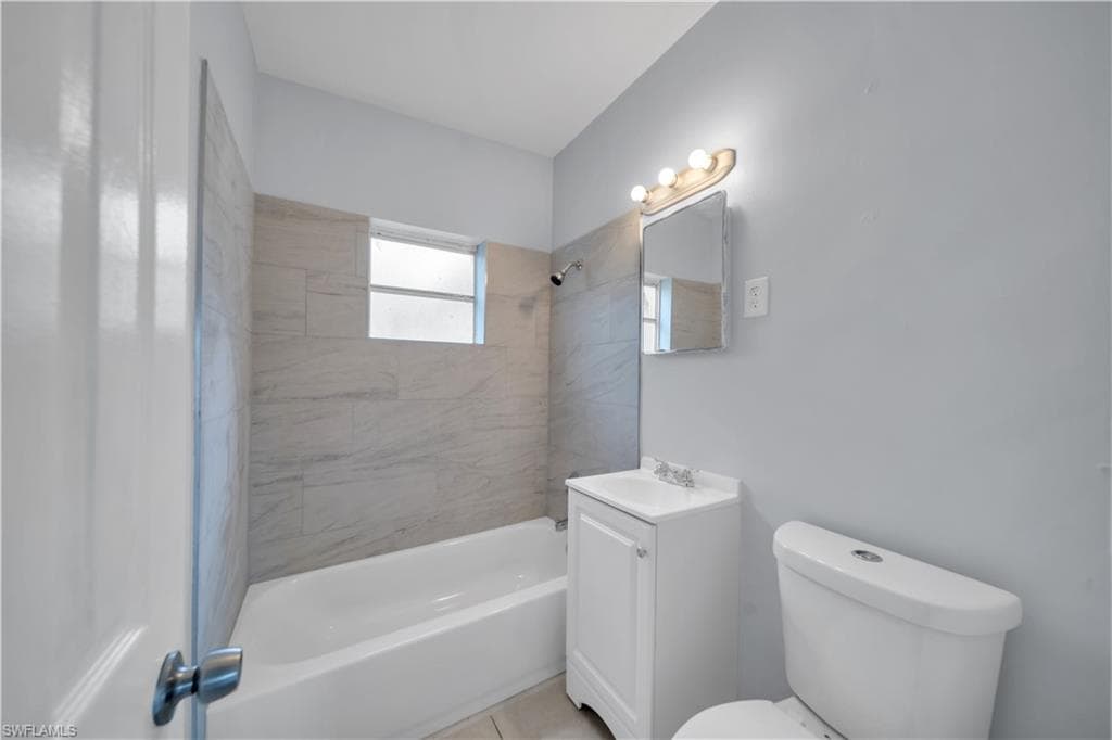 1527 Gardenia AVE-14
