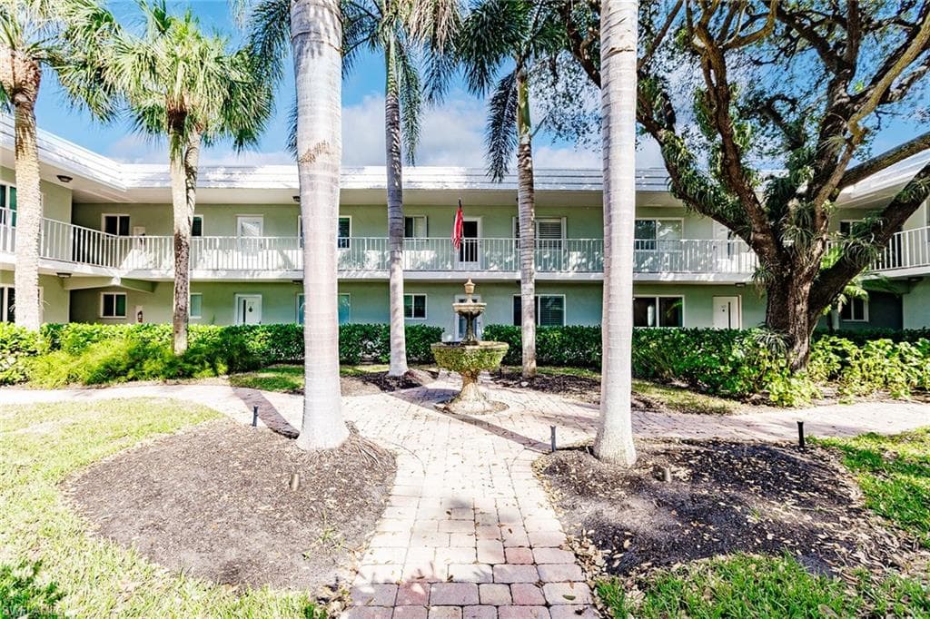 527 Broad AVE S 527-2