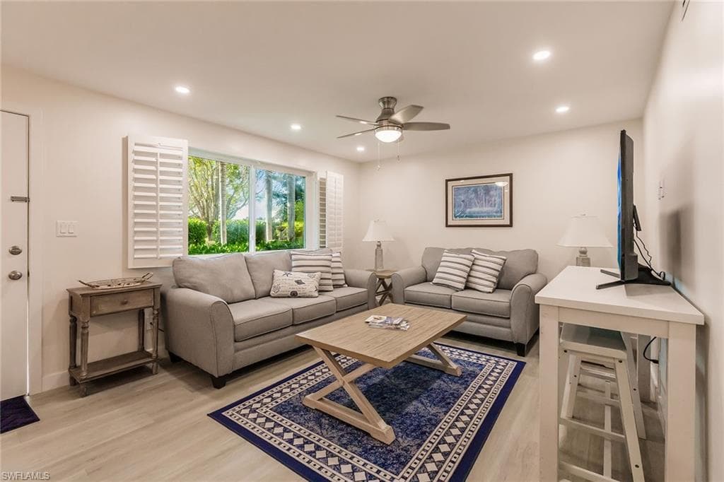 527 Broad AVE S 527-5