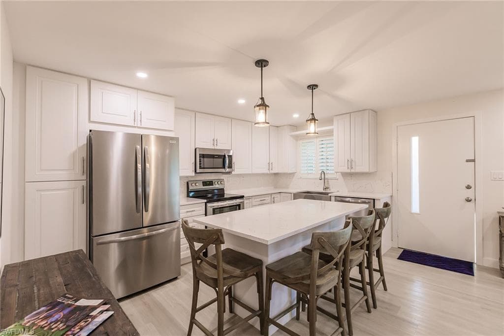 527 Broad AVE S 527-9