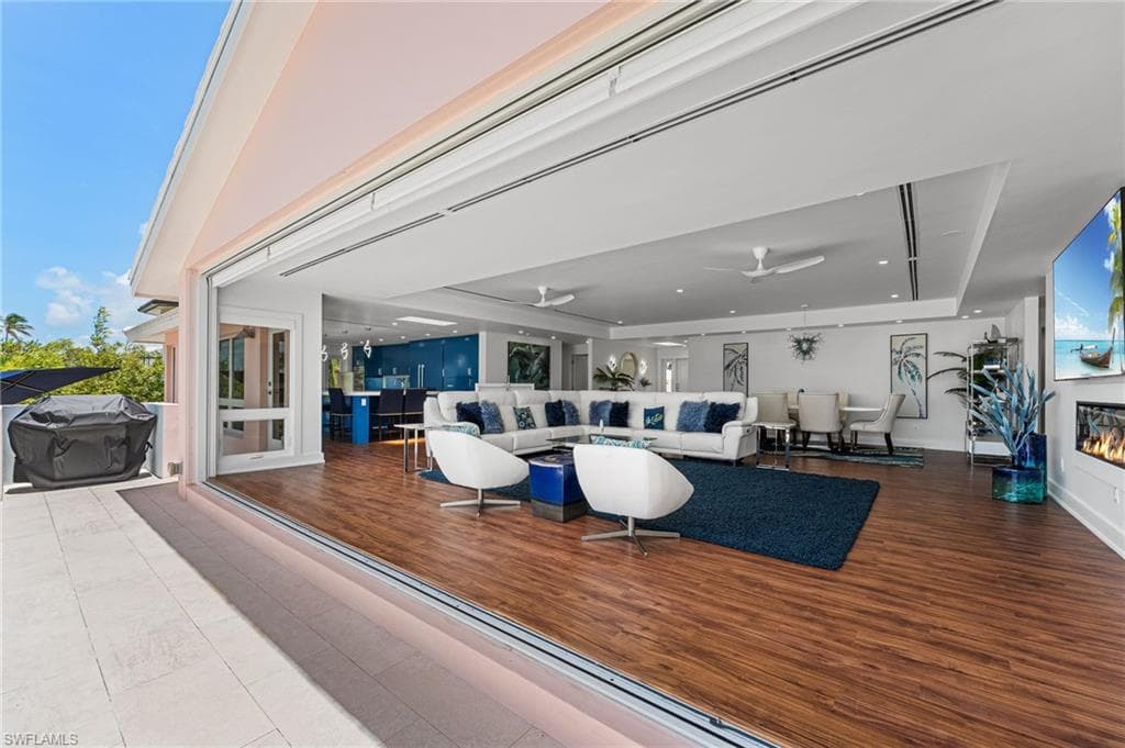 4577 Waters Edge LN-26