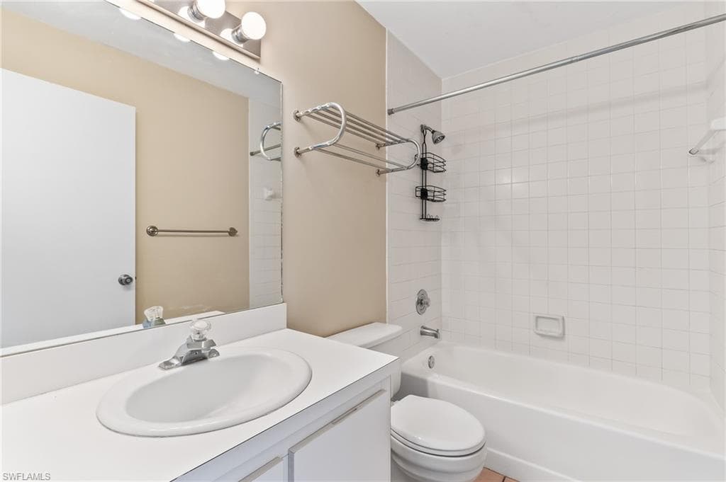 9305 Lake Park DR 204-11
