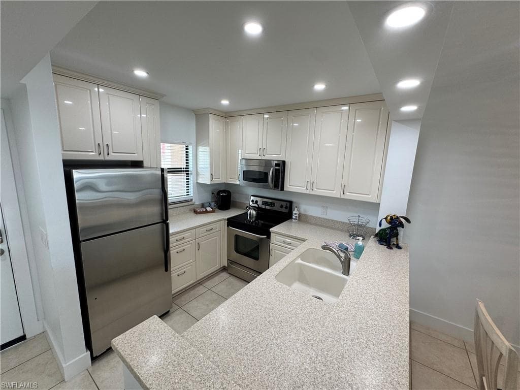 801 River Point DR 206A-5