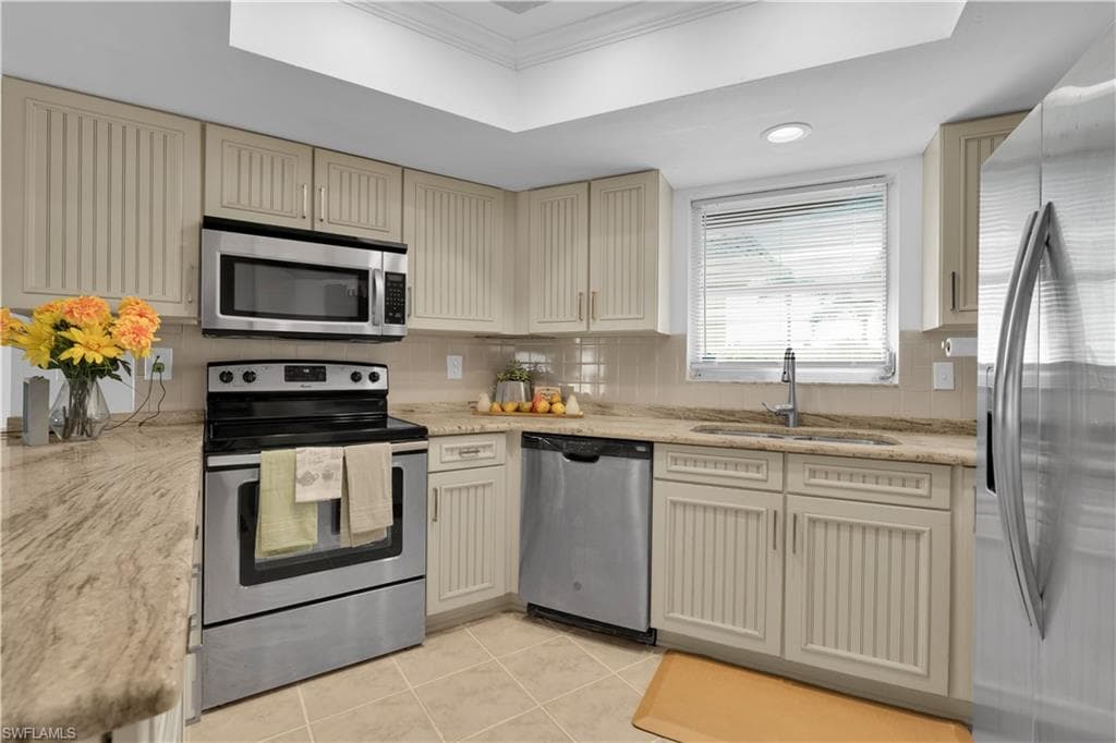 9 Regency CT-17