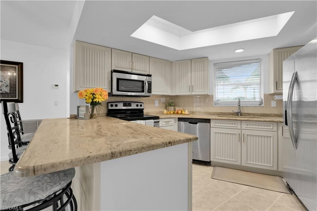 9 Regency CT-18